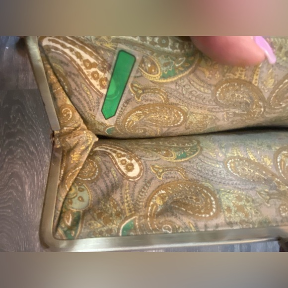 HOBO Lauren Clutch Wallet Black Tooled Leather Paisley Embossed Clasp Fold Mag. - Picture 6 of 10